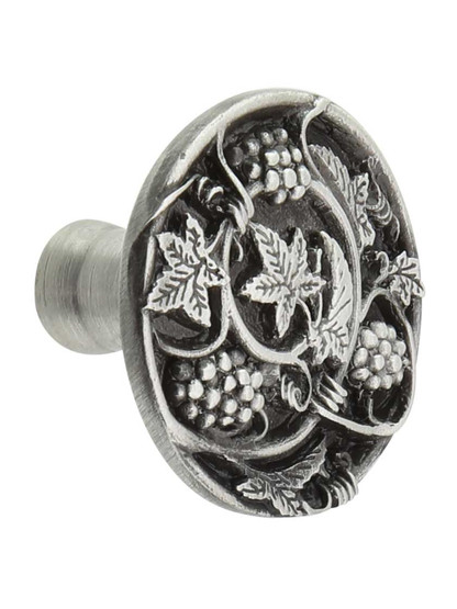 Grapevine Cabinet Knob in Antique Pewter.